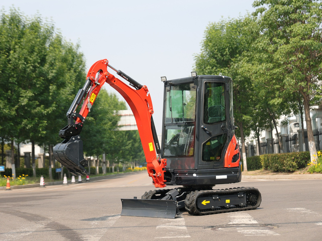 KUBOTA Diesel Mini excavator 2.5 Ton - Müller Machinery MB 25 Plus - VKSH - Mini rýpadlo: obrázok 3 KUBOTA Diesel Mini excavator 2.5 Ton - Müller Machinery MB 25 Plus - VKSH - Mini rýpadlo: obrázok 3