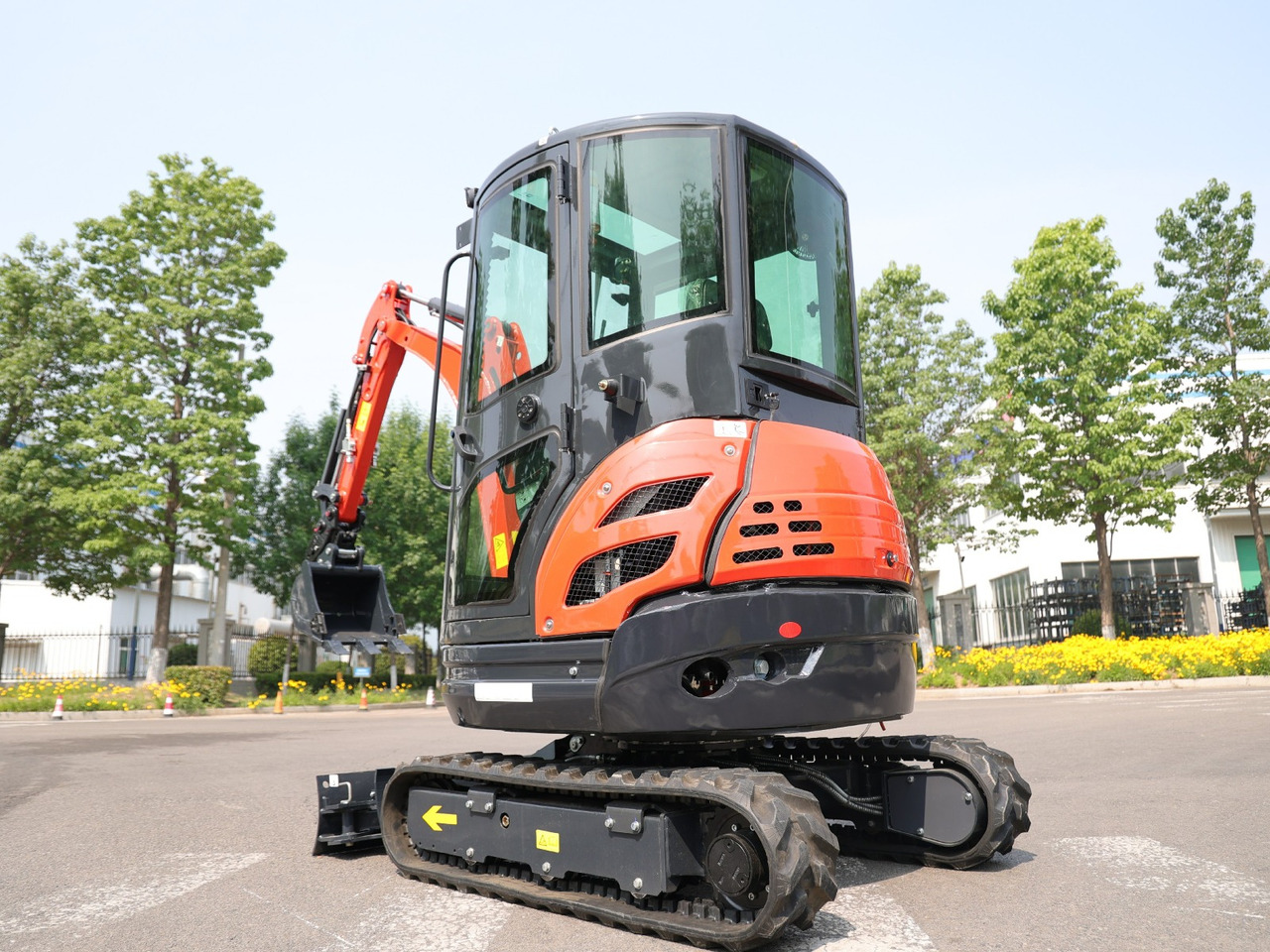 KUBOTA Diesel Mini excavator 2.5 Ton - Müller Machinery MB 25 Plus - VKSH - Mini rýpadlo: obrázok 4 KUBOTA Diesel Mini excavator 2.5 Ton - Müller Machinery MB 25 Plus - VKSH - Mini rýpadlo: obrázok 4