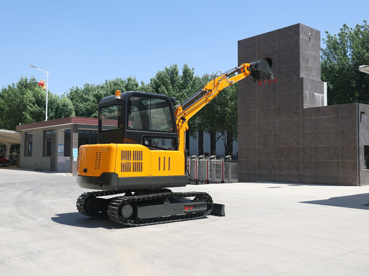 KUBOTA Diesel Mini excavator 4 ton - Müller Machinery MB 40 - VKSH - Mini rýpadlo: obrázok 4 KUBOTA Diesel Mini excavator 4 ton - Müller Machinery MB 40 - VKSH - Mini rýpadlo: obrázok 4