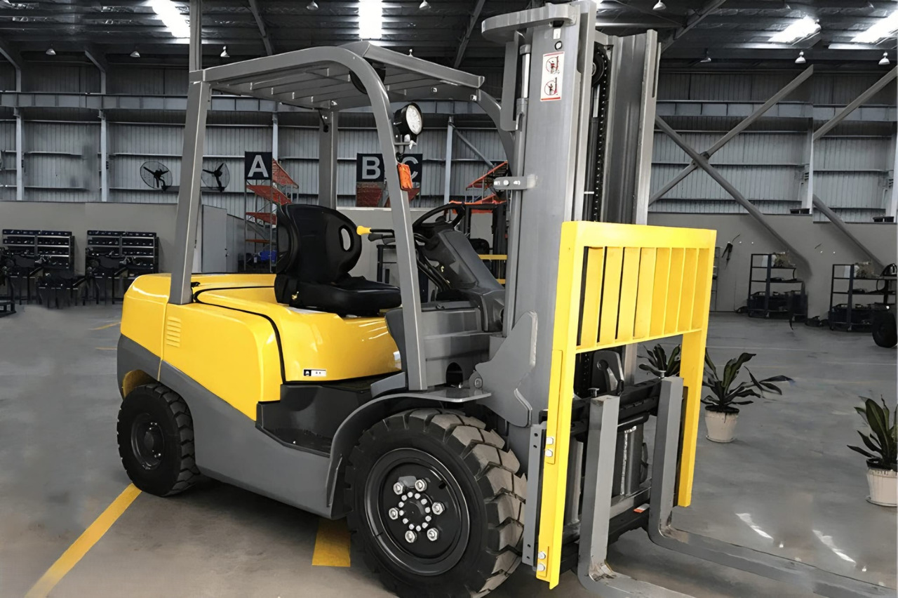 Müller Machinery MF 35 - Dieselový vysokozdvižný vozík: obrázok 2 Müller Machinery MF 35 - Dieselový vysokozdvižný vozík: obrázok 2