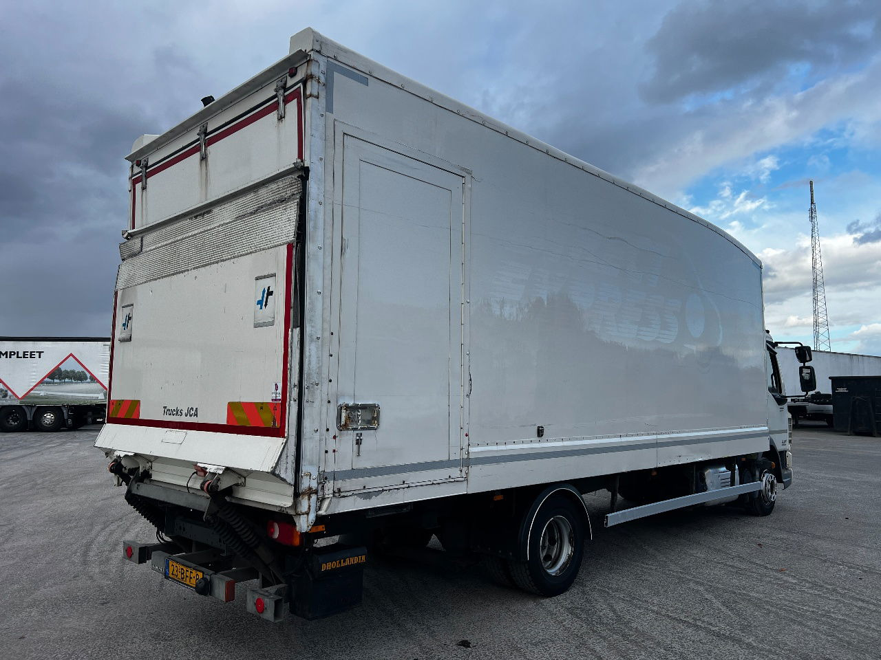 DAF LF 210 Euro 6, 12Ton - Skříňový nákladní auto: obrázok 3 DAF LF 210 Euro 6, 12Ton - Skříňový nákladní auto: obrázok 3