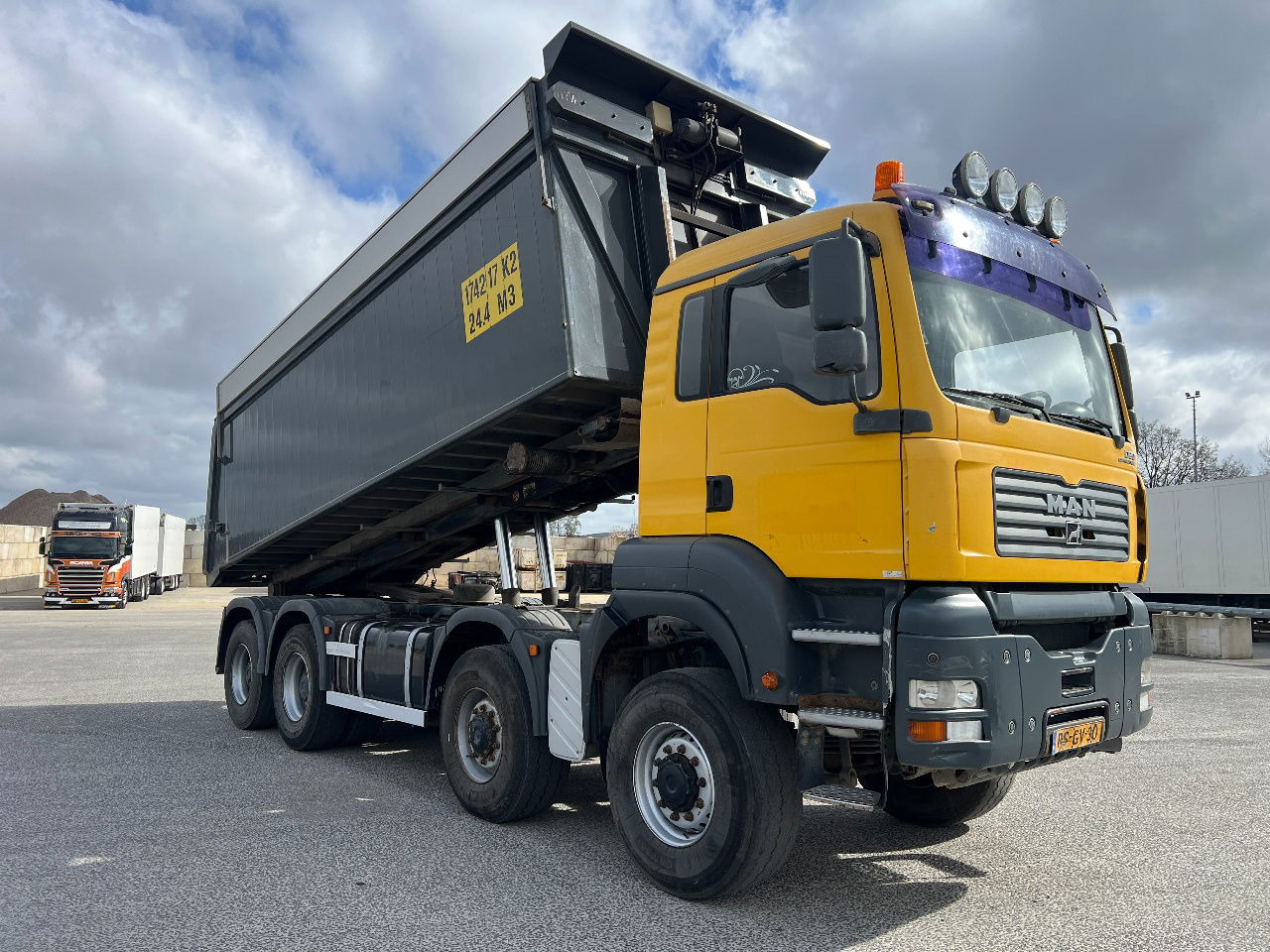 MAN TGA 41.430 TGA 39.430 8x8, full steel, Manual - Sklápač: obrázok 4 MAN TGA 41.430 TGA 39.430 8x8, full steel, Manual - Sklápač: obrázok 4