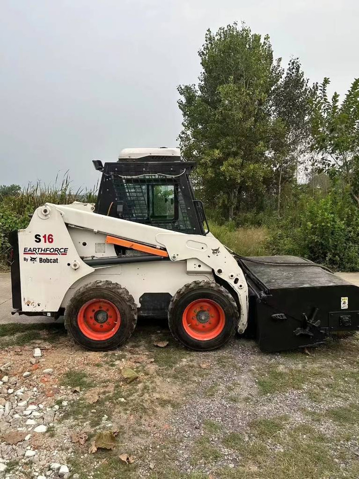 Bobcat S 16 - Šmykom riadený nakladač: obrázok 5 Bobcat S 16 - Šmykom riadený nakladač: obrázok 5