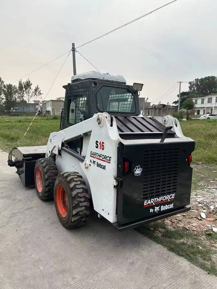 Bobcat S 16 - Šmykom riadený nakladač: obrázok 2 Bobcat S 16 - Šmykom riadený nakladač: obrázok 2