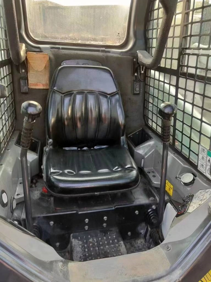 Bobcat S 450 - Šmykom riadený nakladač: obrázok 3 Bobcat S 450 - Šmykom riadený nakladač: obrázok 3