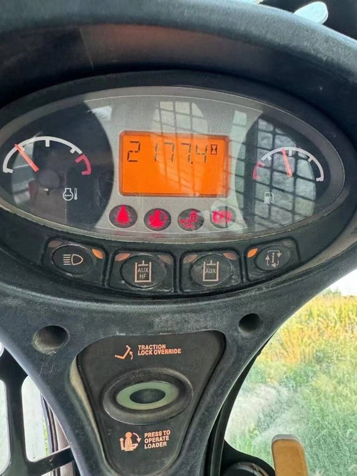 Bobcat T 770 - Šmykom riadený nakladač: obrázok 4 Bobcat T 770 - Šmykom riadený nakladač: obrázok 4