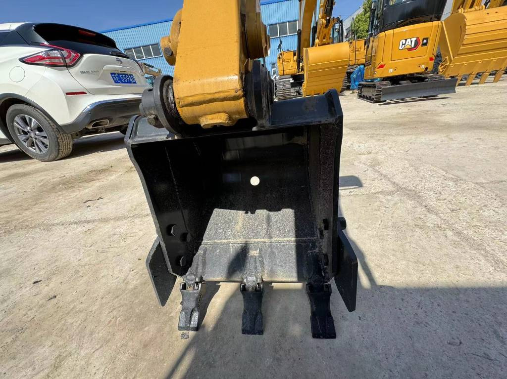 CAT 302 - Mini rýpadlo: obrázok 4 CAT 302 - Mini rýpadlo: obrázok 4