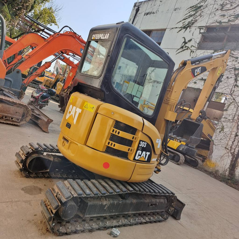 CAT 303 CR - Mini rýpadlo: obrázok 1 CAT 303 CR - Mini rýpadlo: obrázok 1