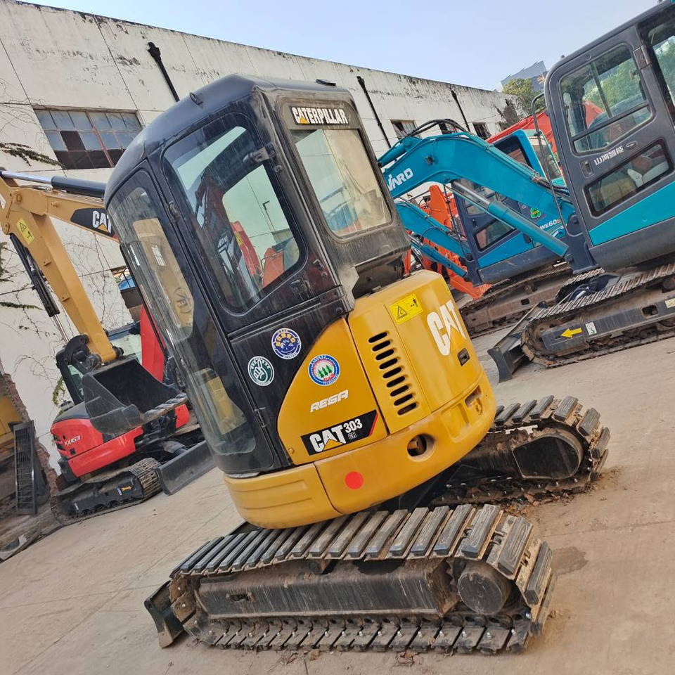 CAT 303 CR - Mini rýpadlo: obrázok 4 CAT 303 CR - Mini rýpadlo: obrázok 4