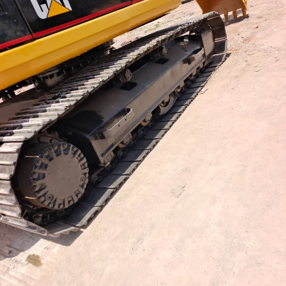 CAT 320 B L - Pásové rýpadlo: obrázok 4 CAT 320 B L - Pásové rýpadlo: obrázok 4