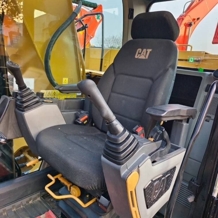 CAT 320 GC - Pásové rýpadlo: obrázok 2 CAT 320 GC - Pásové rýpadlo: obrázok 2