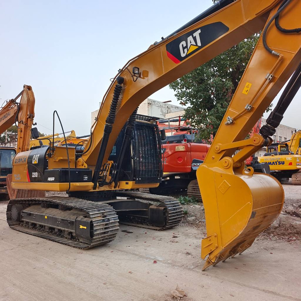 CAT 320D2L - Pásové rýpadlo: obrázok 3 CAT 320D2L - Pásové rýpadlo: obrázok 3