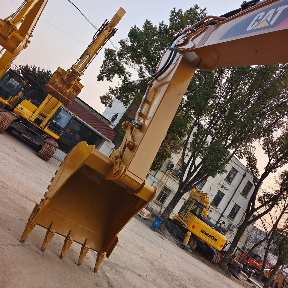 Pásové rýpadlo CAT 320D2L: obrázok 16 Pásové rýpadlo CAT 320D2L: obrázok 16