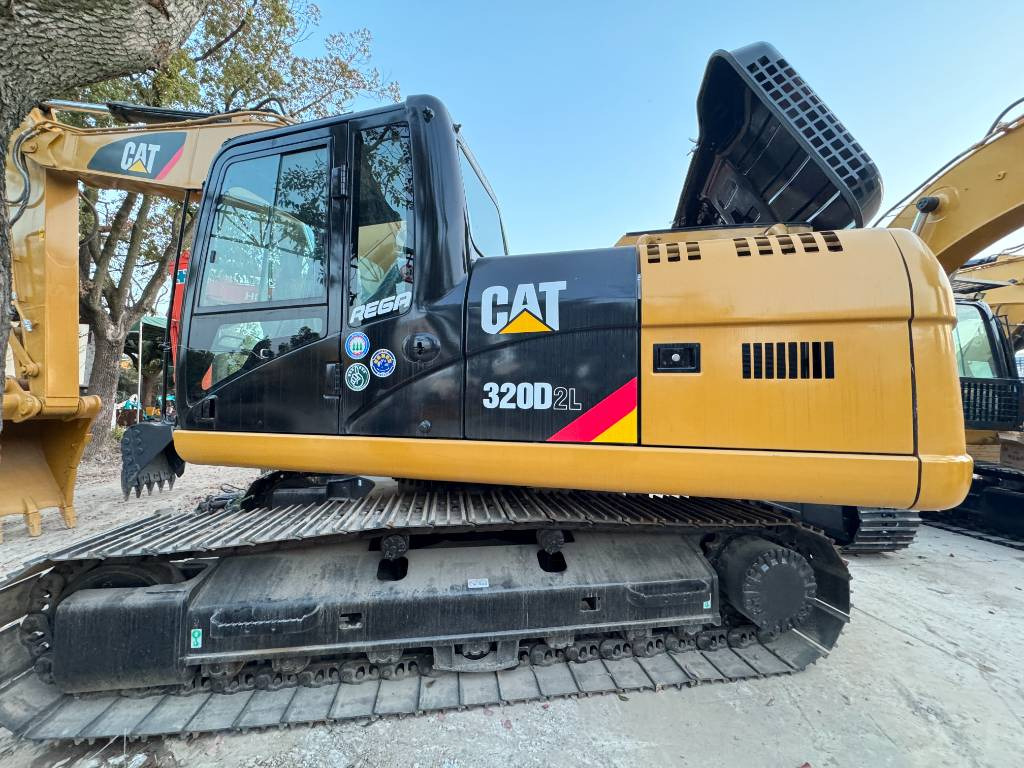 CAT 320D2L - Pásové rýpadlo: obrázok 1 CAT 320D2L - Pásové rýpadlo: obrázok 1