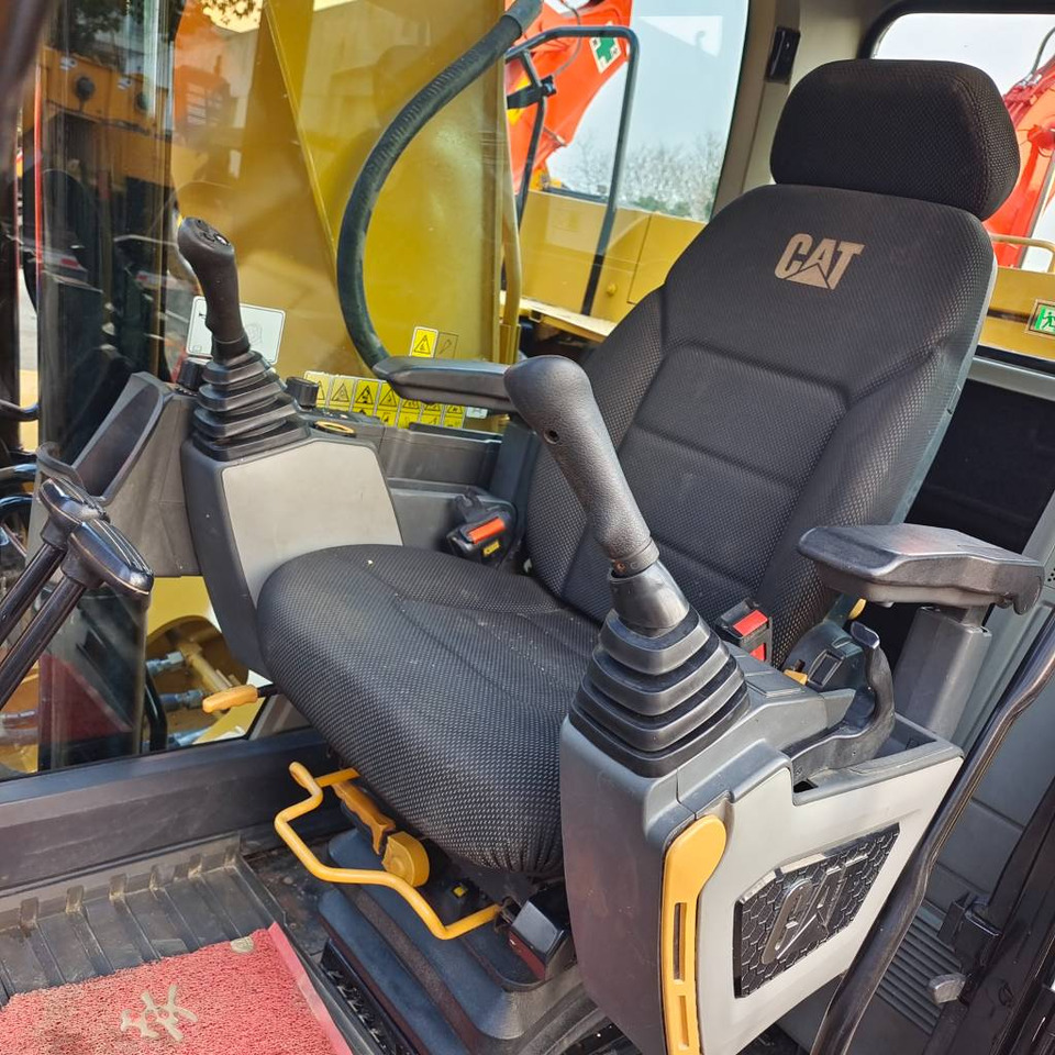 CAT 320GC - Pásové rýpadlo: obrázok 3 CAT 320GC - Pásové rýpadlo: obrázok 3
