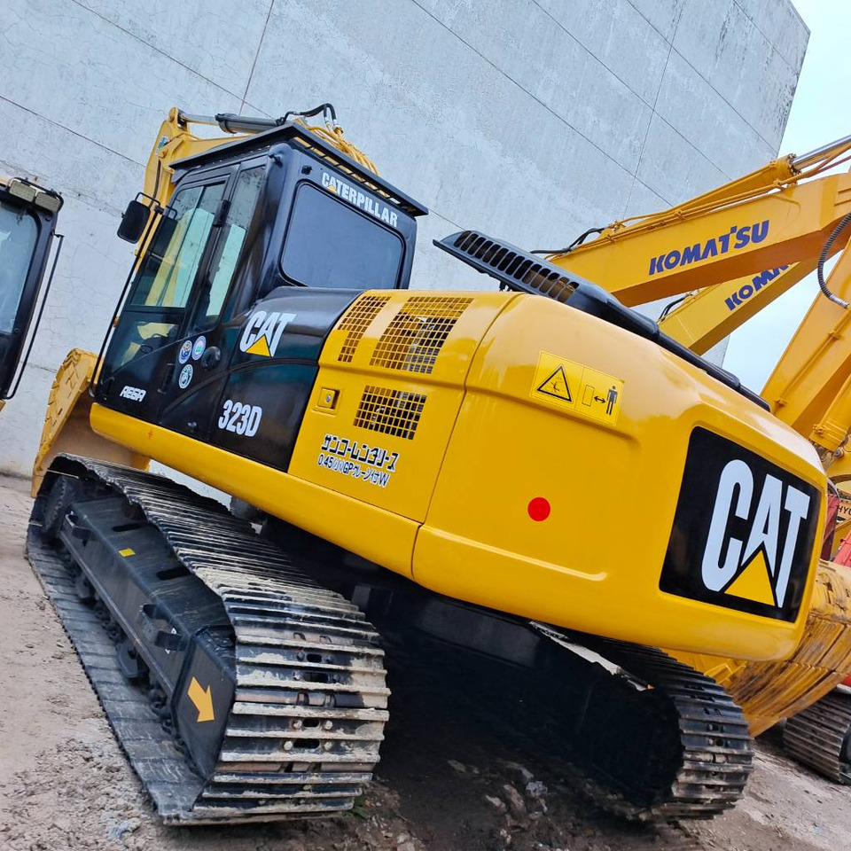 CAT 323 D - Pásové rýpadlo: obrázok 3 CAT 323 D - Pásové rýpadlo: obrázok 3