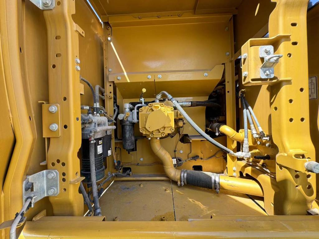 CAT 323GC - Pásové rýpadlo: obrázok 2 CAT 323GC - Pásové rýpadlo: obrázok 2