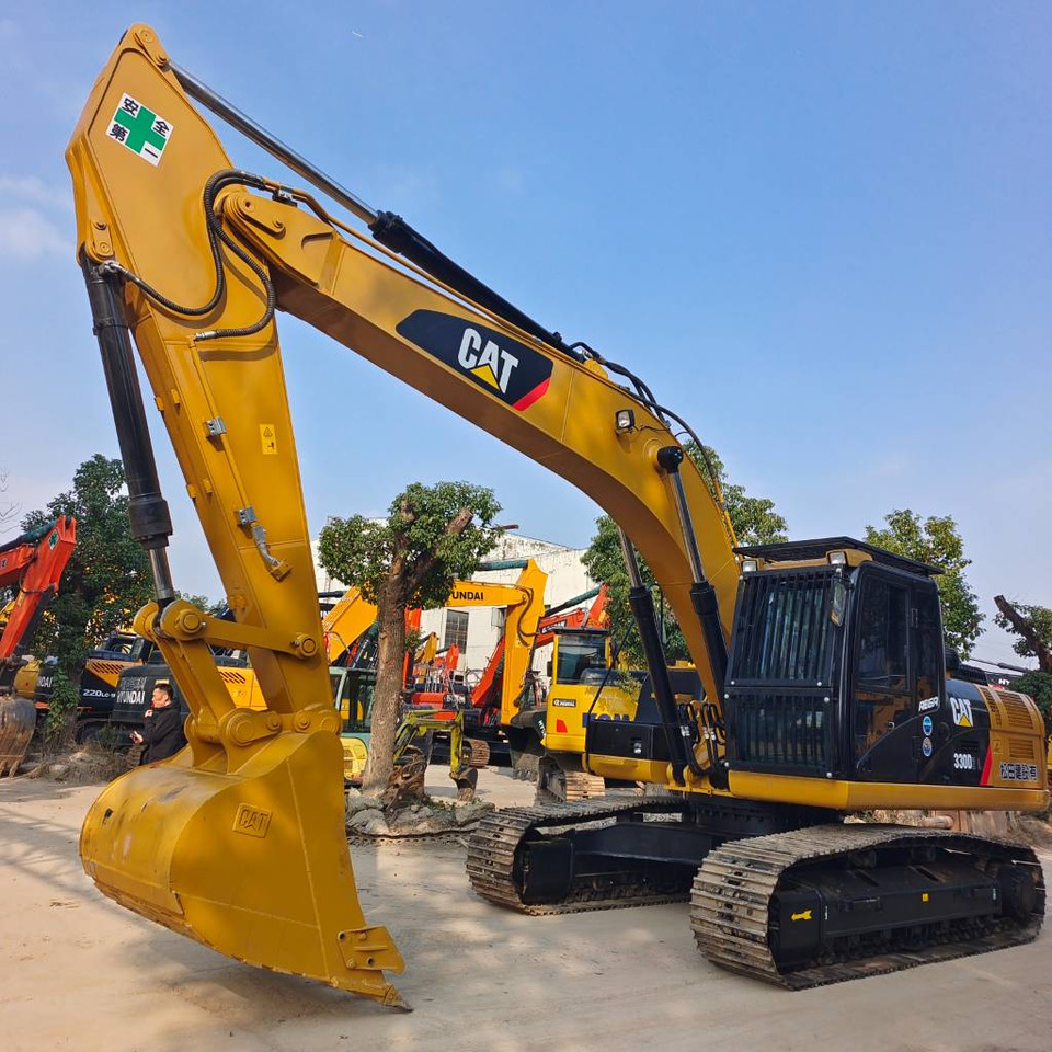 CAT 330D2L - Pásové rýpadlo: obrázok 1 CAT 330D2L - Pásové rýpadlo: obrázok 1