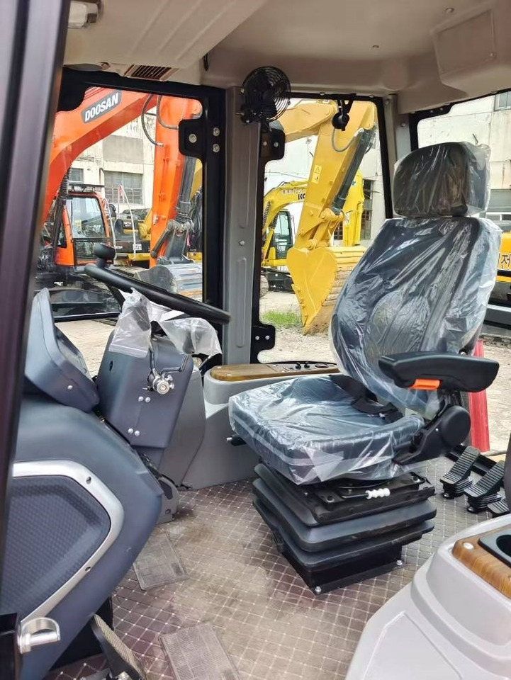 CAT 420 F 100% brand new machine - Rýpadlo-nakladač: obrázok 2 CAT 420 F 100% brand new machine - Rýpadlo-nakladač: obrázok 2