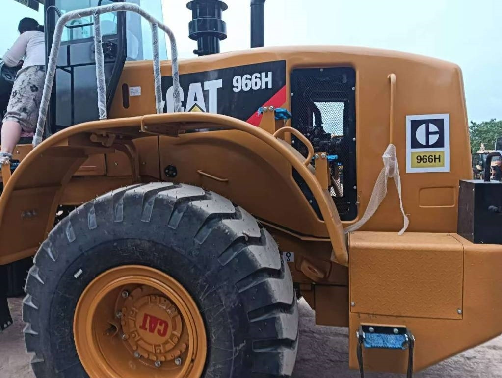 CAT 966 H - Kolesový nakladač: obrázok 4 CAT 966 H - Kolesový nakladač: obrázok 4