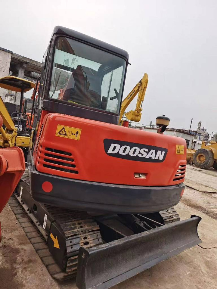 Doosan DH 60-7 - Mini rýpadlo: obrázok 3 Doosan DH 60-7 - Mini rýpadlo: obrázok 3