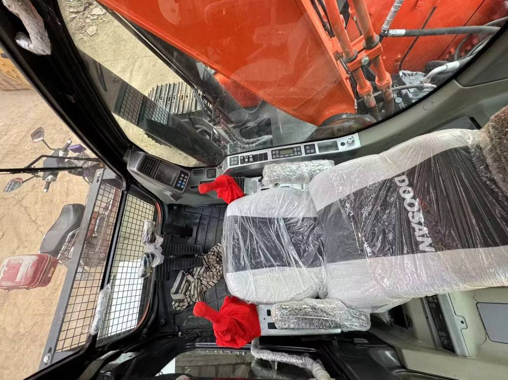 Doosan DX 300 - Pásové rýpadlo: obrázok 2 Doosan DX 300 - Pásové rýpadlo: obrázok 2