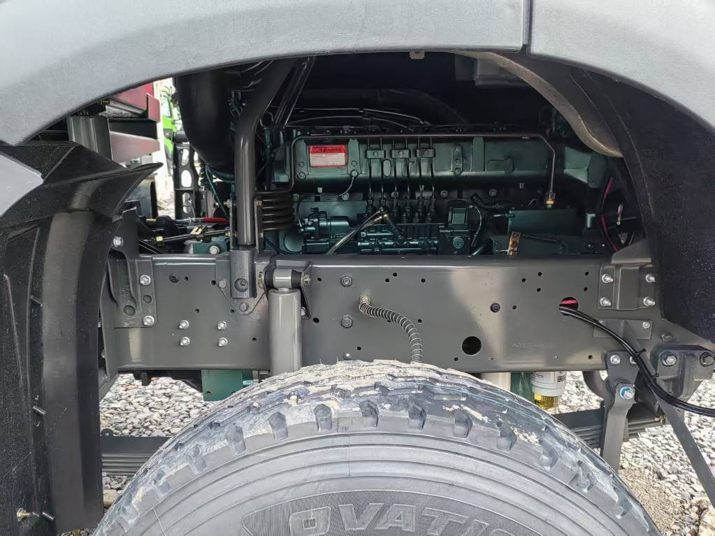 Howo 371 8X4 - Sklápač: obrázok 5 Howo 371 8X4 - Sklápač: obrázok 5