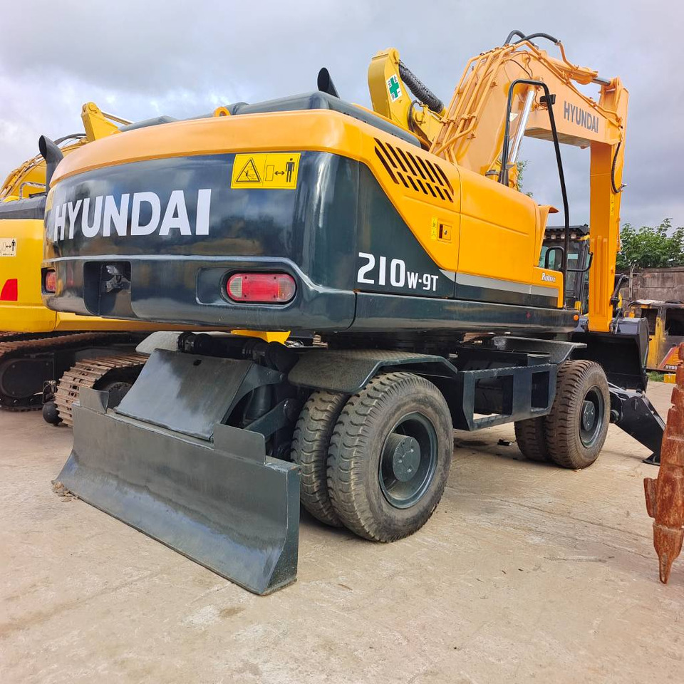 Hyundai 210W-9 - Kolesové rýpadlo: obrázok 4 Hyundai 210W-9 - Kolesové rýpadlo: obrázok 4