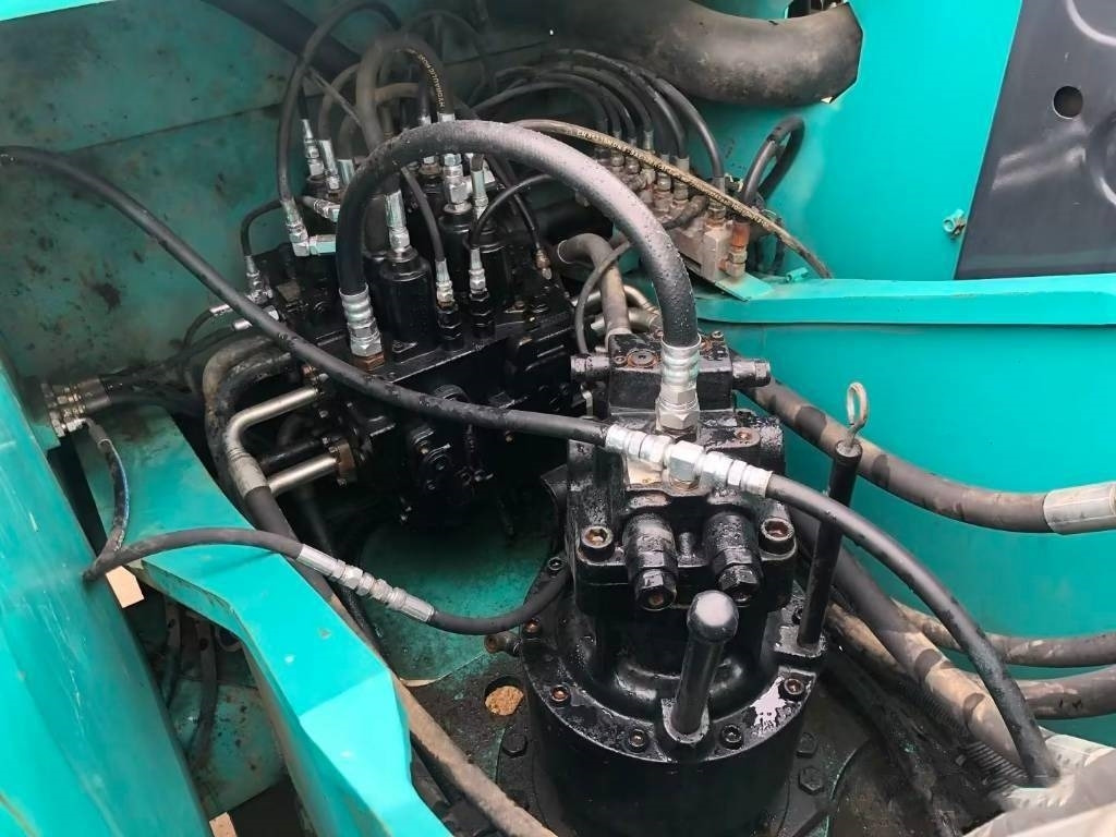 Kobelco SK 210 - Pásové rýpadlo: obrázok 3 Kobelco SK 210 - Pásové rýpadlo: obrázok 3