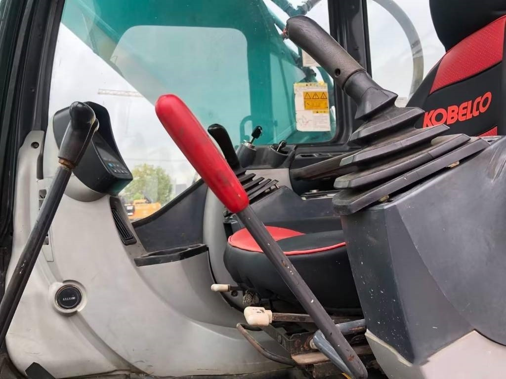 Kobelco SK 210 - Pásové rýpadlo: obrázok 4 Kobelco SK 210 - Pásové rýpadlo: obrázok 4