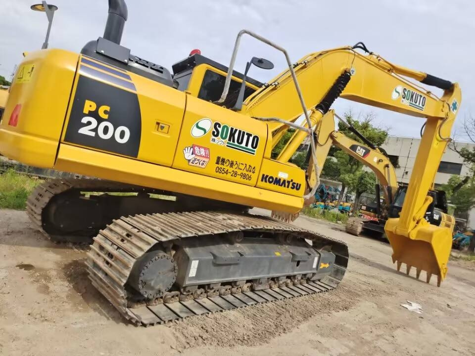 Komatsu PC 200-8 - Pásové rýpadlo: obrázok 1 Komatsu PC 200-8 - Pásové rýpadlo: obrázok 1