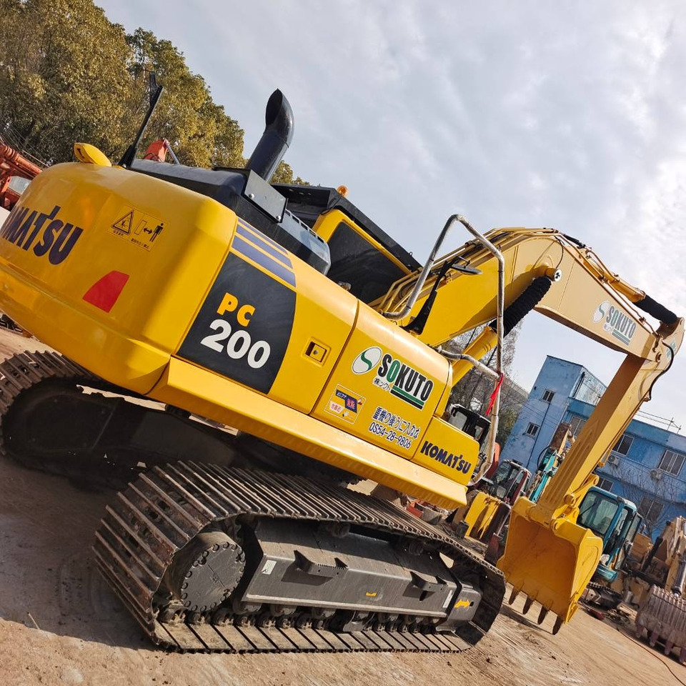 Komatsu PC 200-8 - Pásové rýpadlo: obrázok 1 Komatsu PC 200-8 - Pásové rýpadlo: obrázok 1