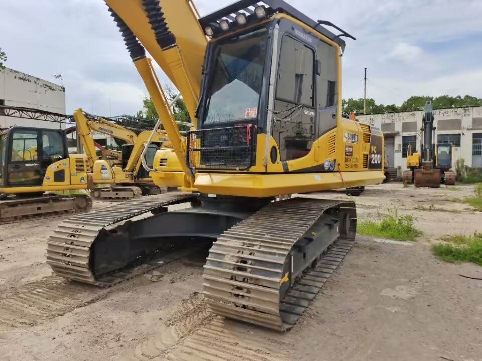 Komatsu PC 200-8 - Pásové rýpadlo: obrázok 3 Komatsu PC 200-8 - Pásové rýpadlo: obrázok 3