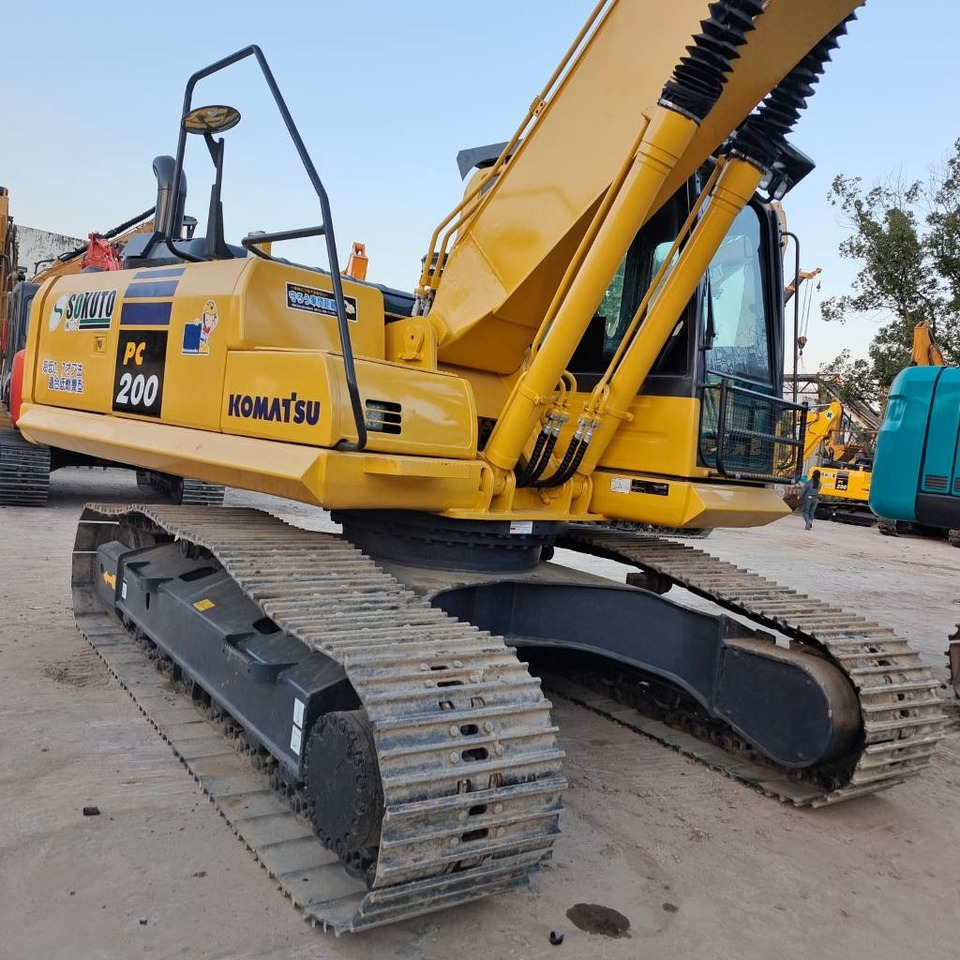 Komatsu PC 200-8 - Pásové rýpadlo: obrázok 5 Komatsu PC 200-8 - Pásové rýpadlo: obrázok 5