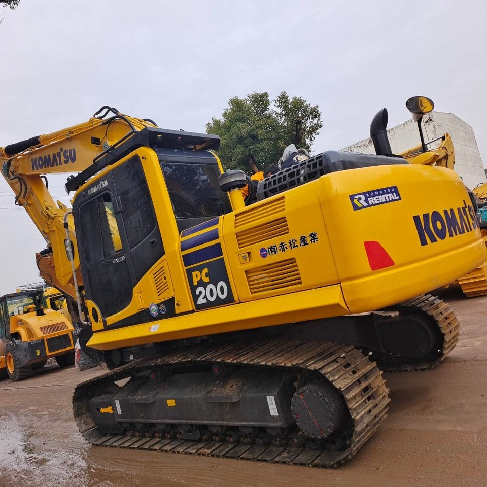 Komatsu PC 200 8N - Pásové rýpadlo: obrázok 4 Komatsu PC 200 8N - Pásové rýpadlo: obrázok 4