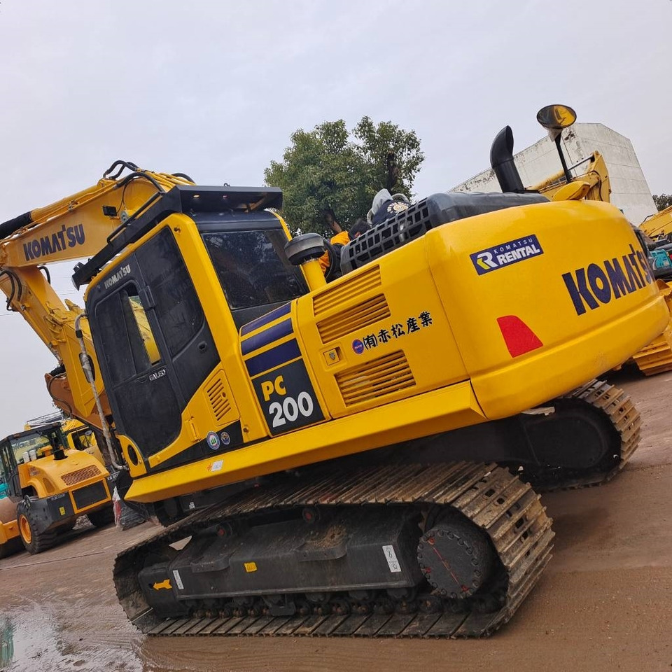 Komatsu PC 200 - Pásové rýpadlo: obrázok 4 Komatsu PC 200 - Pásové rýpadlo: obrázok 4
