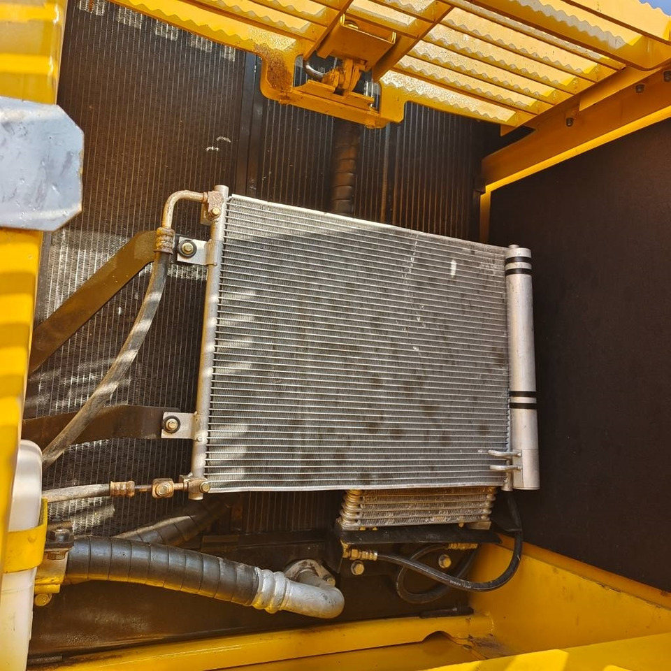 Komatsu PC 200 - Pásové rýpadlo: obrázok 2 Komatsu PC 200 - Pásové rýpadlo: obrázok 2