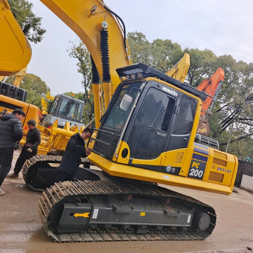 Komatsu PC 200 LC - Pásové rýpadlo: obrázok 2 Komatsu PC 200 LC - Pásové rýpadlo: obrázok 2