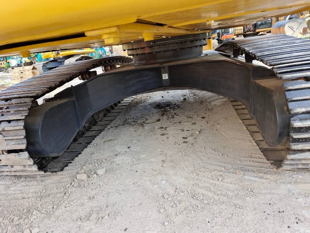 Komatsu PC 220 - Pásové rýpadlo: obrázok 3 Komatsu PC 220 - Pásové rýpadlo: obrázok 3