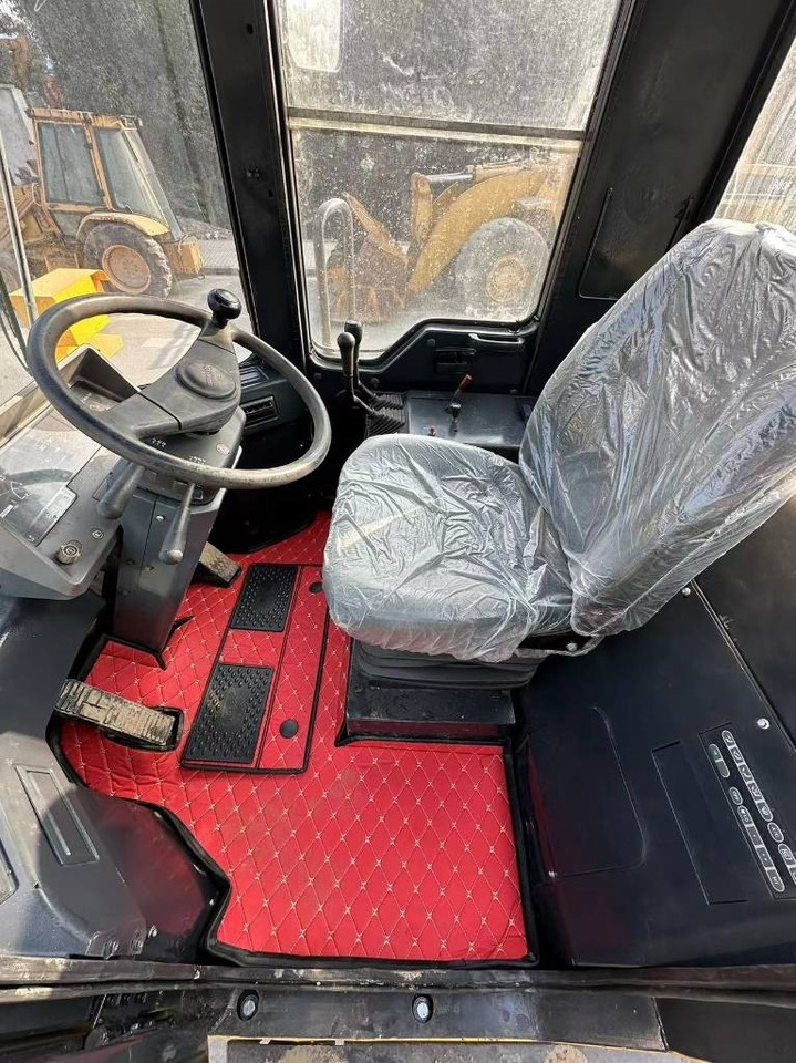 Komatsu WA 380 - Kolesový nakladač: obrázok 5 Komatsu WA 380 - Kolesový nakladač: obrázok 5