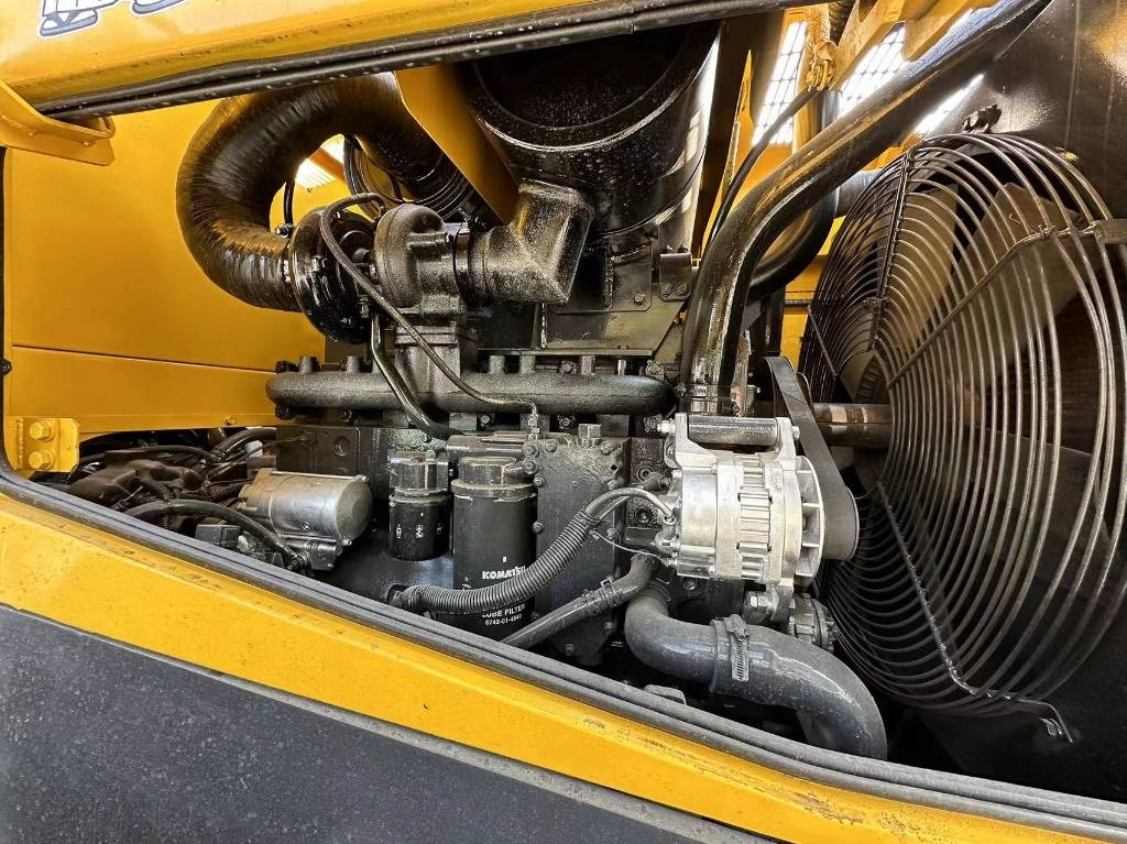 Komatsu WA 380 - Kolesový nakladač: obrázok 2 Komatsu WA 380 - Kolesový nakladač: obrázok 2