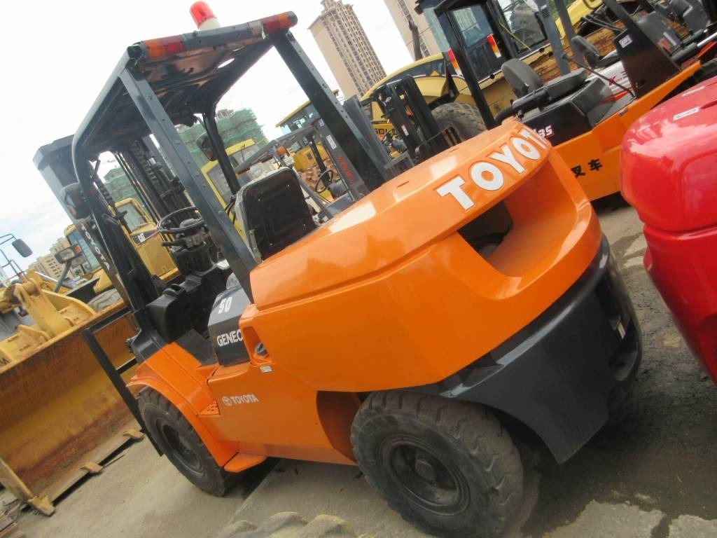 Toyota FD 50 - Dieselový vysokozdvižný vozík: obrázok 4 Toyota FD 50 - Dieselový vysokozdvižný vozík: obrázok 4