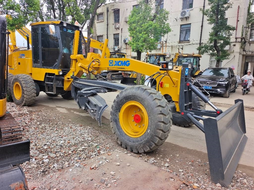 XCMG GR 2153 - Pásové rýpadlo: obrázok 4 XCMG GR 2153 - Pásové rýpadlo: obrázok 4