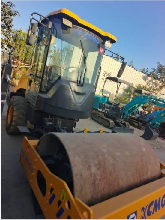 XCMG XS 800 J - Kompaktor: obrázok 4 XCMG XS 800 J - Kompaktor: obrázok 4