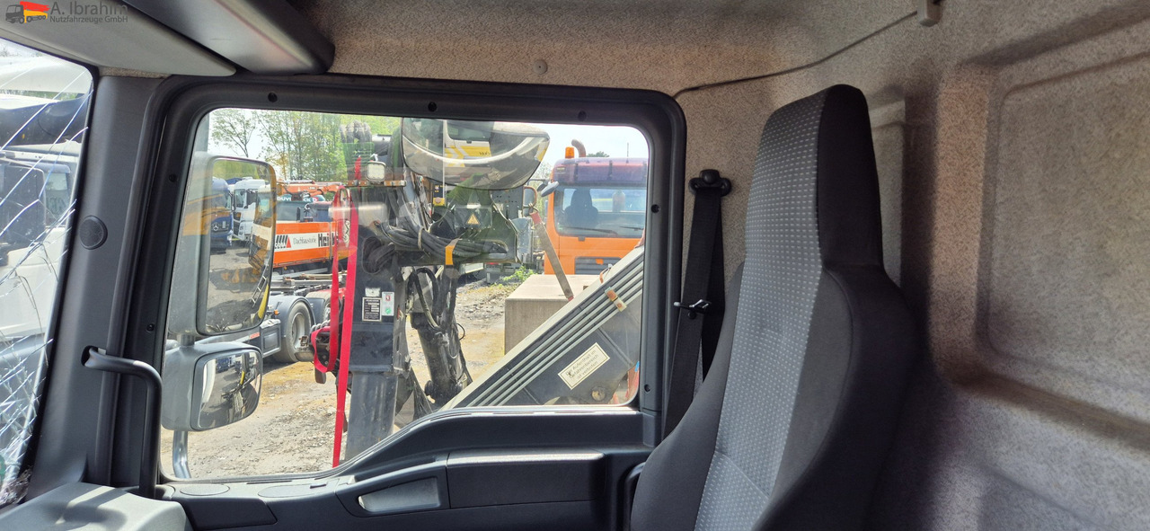 MAN TGL 8.150 4X2 BL Unfallschaden bedingt fahrbereit, Motor ok - Dodávka: obrázok 3 MAN TGL 8.150 4X2 BL Unfallschaden bedingt fahrbereit, Motor ok - Dodávka: obrázok 3