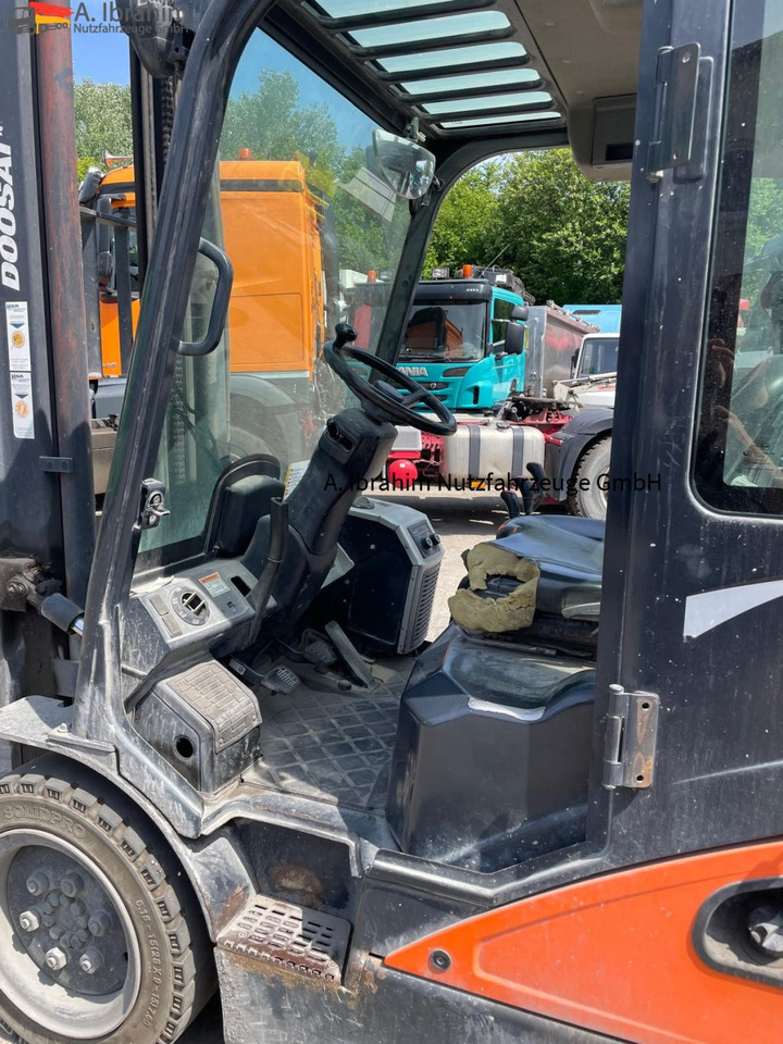 Doosan D30S-7 3000 kg Tragkraft Guter Zustand - Dieselový vysokozdvižný vozík: obrázok 3 Doosan D30S-7 3000 kg Tragkraft Guter Zustand - Dieselový vysokozdvižný vozík: obrázok 3