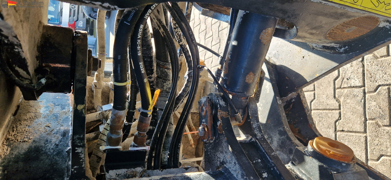 Komatsu WA 200 technisch ok. technische Wartung beim Komatsu Service - Kolesový nakladač: obrázok 4 Komatsu WA 200 technisch ok. technische Wartung beim Komatsu Service - Kolesový nakladač: obrázok 4