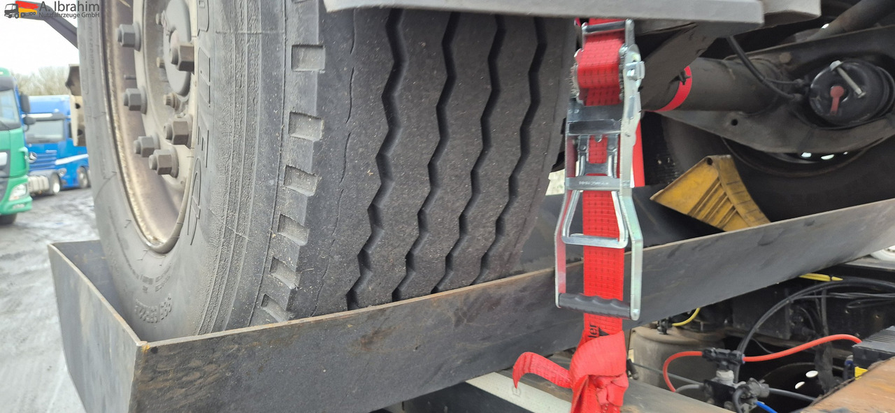 Krone AZ 3x vorhanden SAF Achsen, fertig gestapelt - Príves preprava kontajnerov/ Výmenná nadstavba: obrázok 3 Krone AZ 3x vorhanden SAF Achsen, fertig gestapelt - Príves preprava kontajnerov/ Výmenná nadstavba: obrázok 3