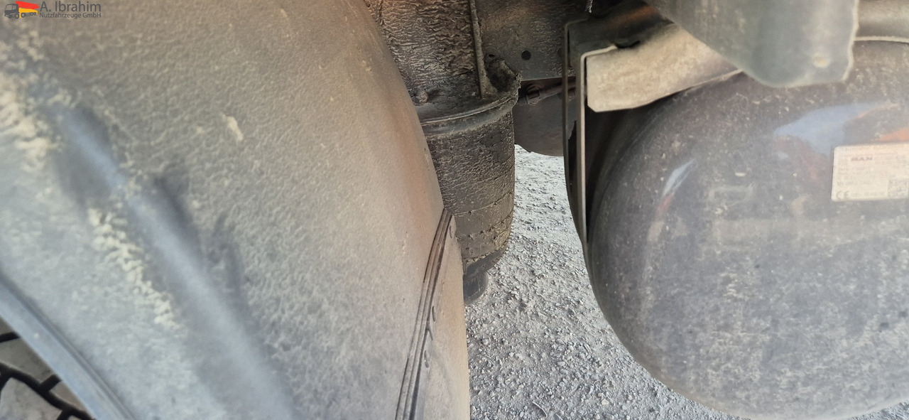 MAN TGL 8.160 4x2 Brotkoffer mit Kühlfach nicht fahrbereit ! nicht rollfähig - Chladiarenská dodávka: obrázok 4 MAN TGL 8.160 4x2 Brotkoffer mit Kühlfach nicht fahrbereit ! nicht rollfähig - Chladiarenská dodávka: obrázok 4