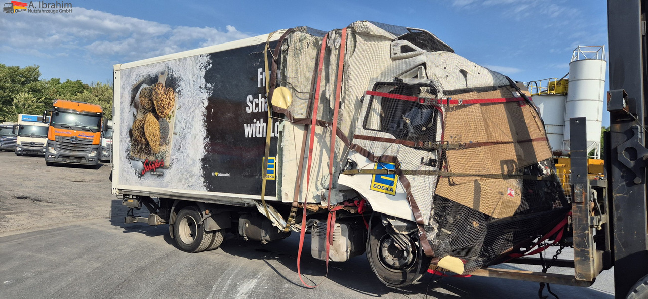 MAN TGL 8.160 4x2 Brotkoffer mit Kühlfach nicht fahrbereit ! nicht rollfähig - Chladiarenská dodávka: obrázok 1 MAN TGL 8.160 4x2 Brotkoffer mit Kühlfach nicht fahrbereit ! nicht rollfähig - Chladiarenská dodávka: obrázok 1